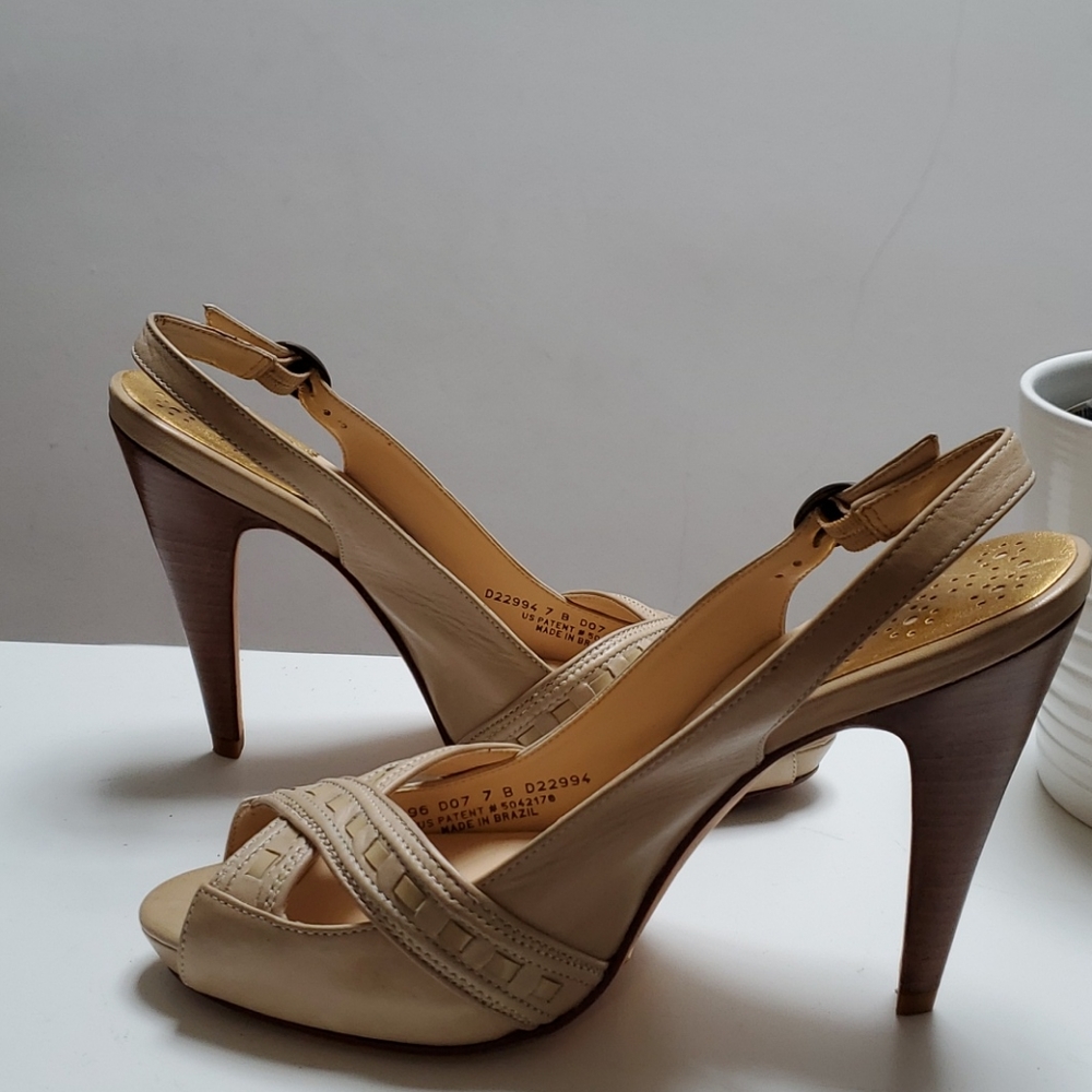 Sling back dark creme 4.5 inch heel
